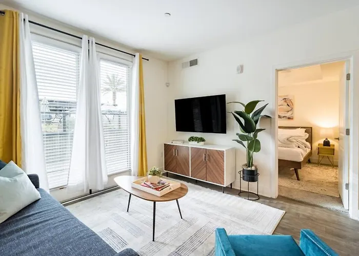 Luxurious Poolside Phoenix Oasis Heart Of Midtown!