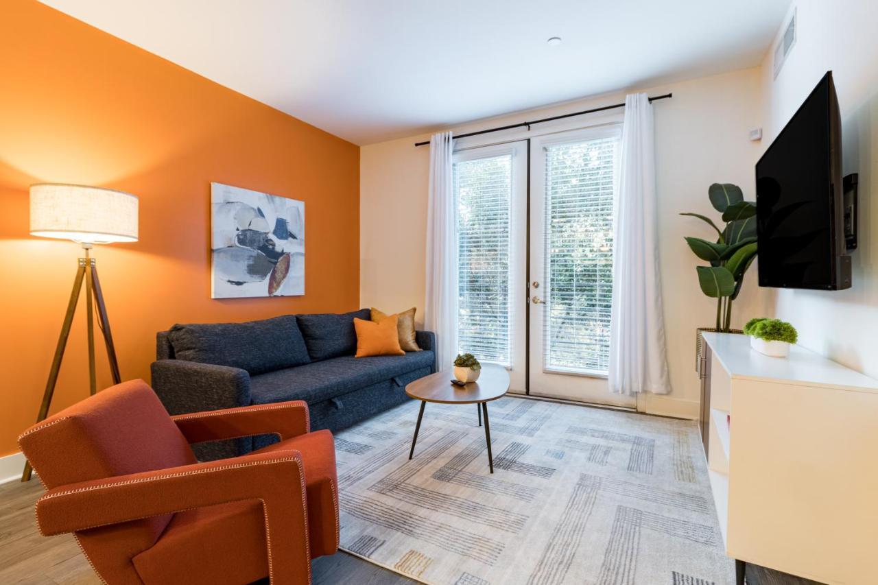 Apartemen Luxurious Poolside Oasis Heart Of Midtown! Phoenix