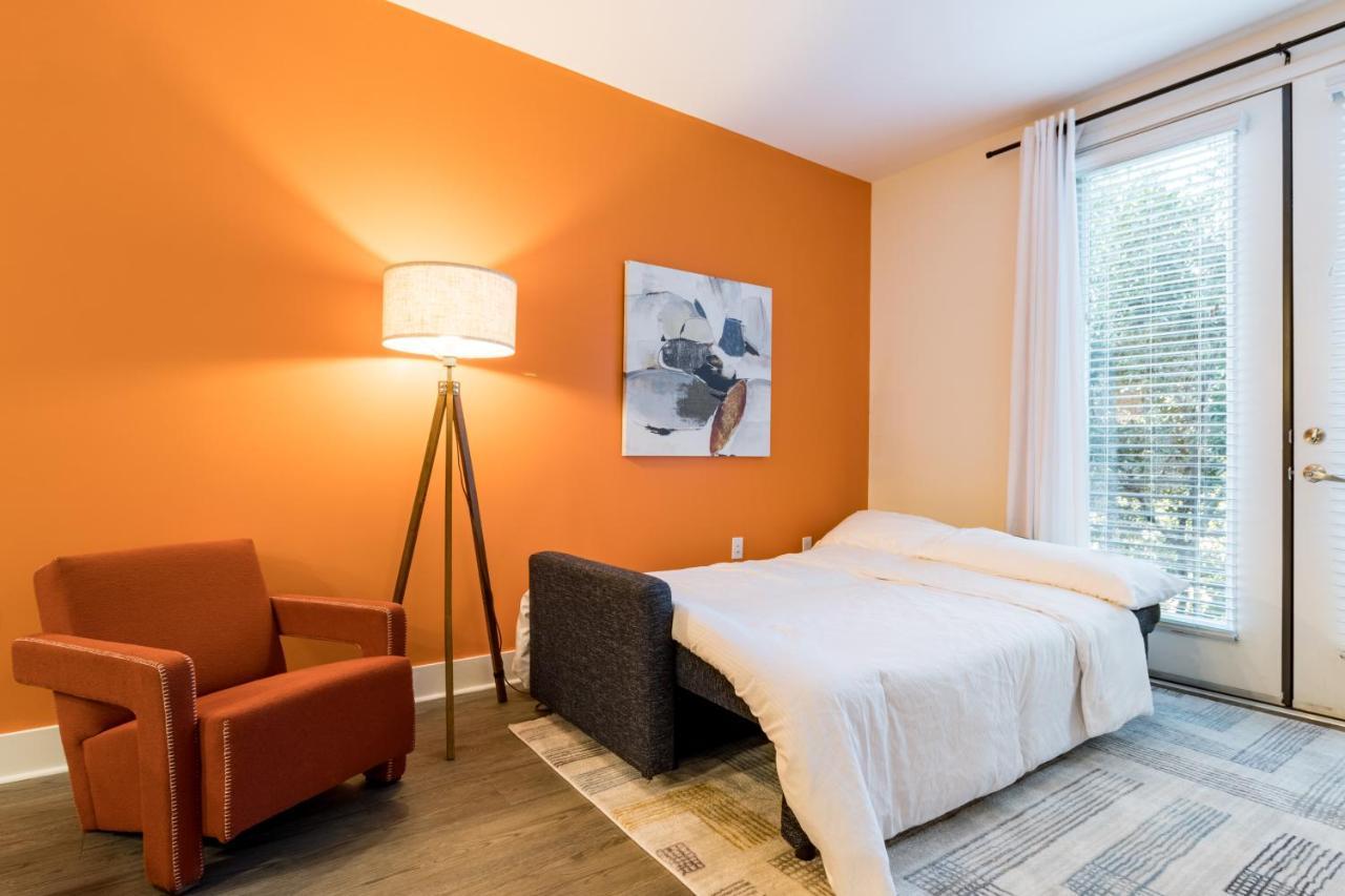Lejlighed Luxurious Poolside Oasis Heart Of Midtown! *